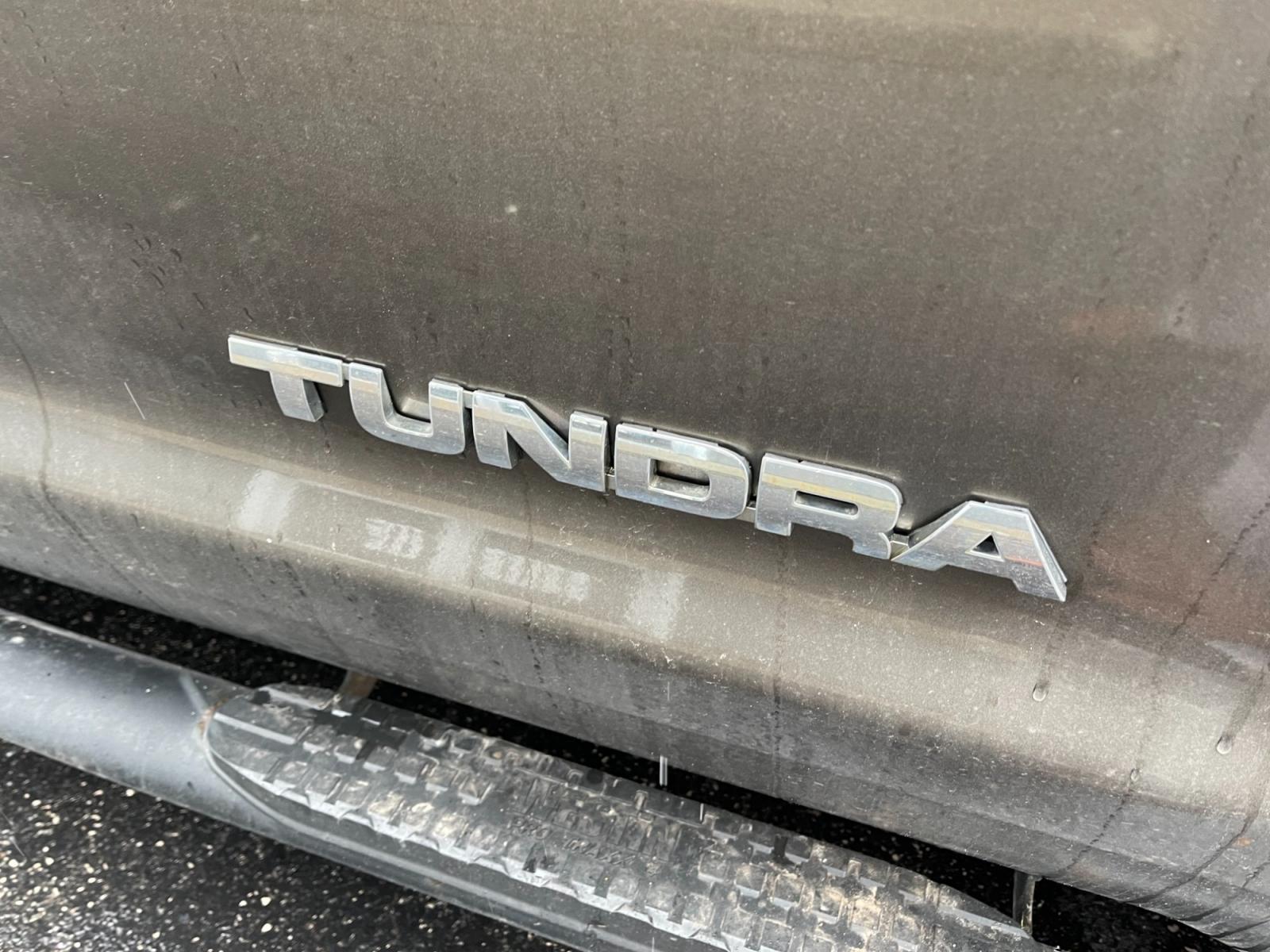 2012 Gold /Beige Toyota Tundra Tundra-Grade Double Cab 4.6L 4WD (5TFUM5F15CX) with an 4.6L V8 DOHC 32V engine, 5-Speed Automatic Overdrive transmission, located at 547 E. Main St., Orwell, OH, 44076, (440) 437-5893, 41.535435, -80.847855 - Photo #9